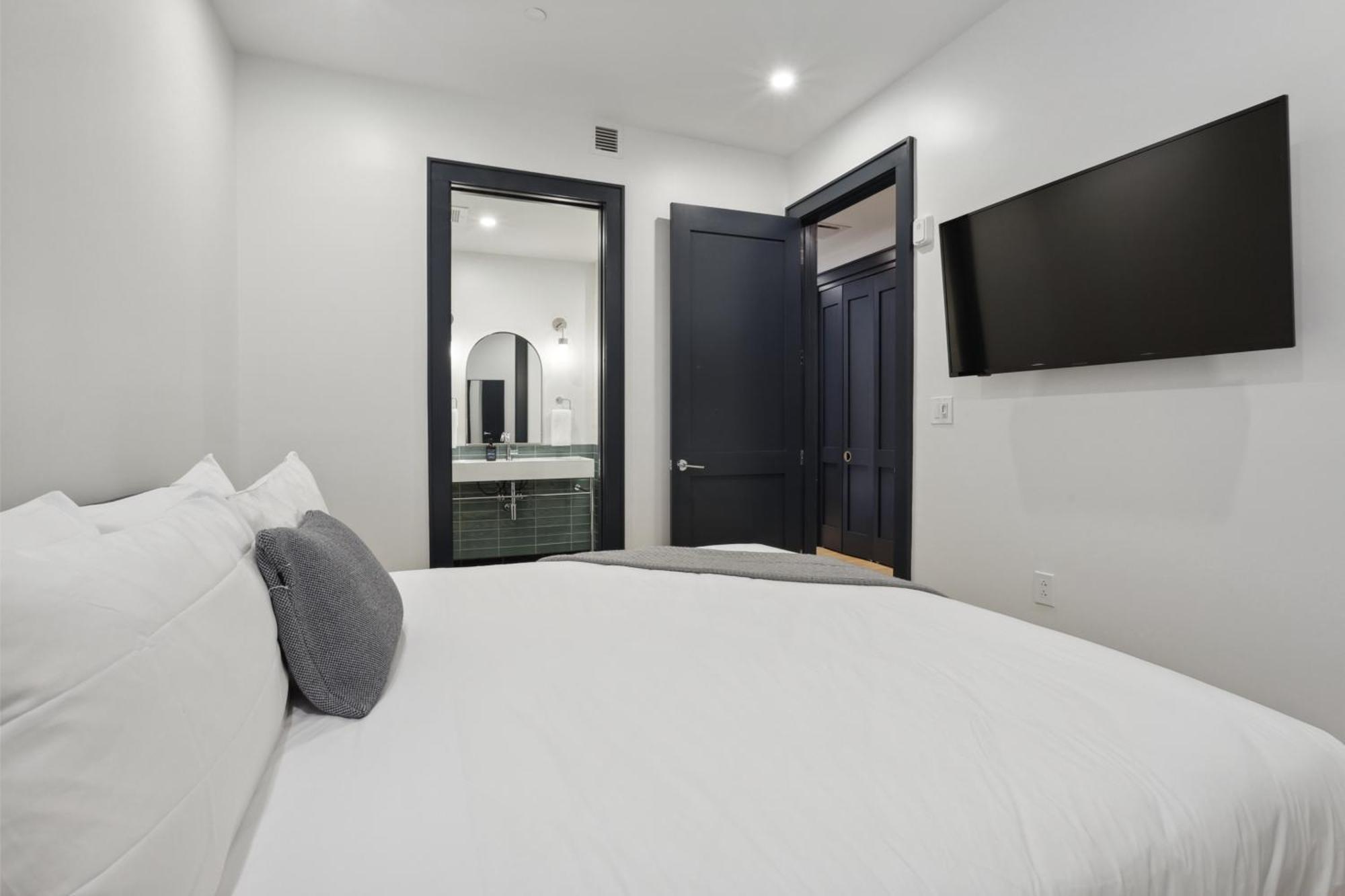 Roami At 714 Canal New Orleans Room photo